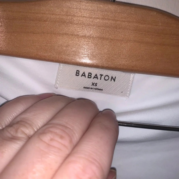 Aritzia Babaton White Sculpt Cropped Long Sleeve Shirt XS - Picture 6 of 11